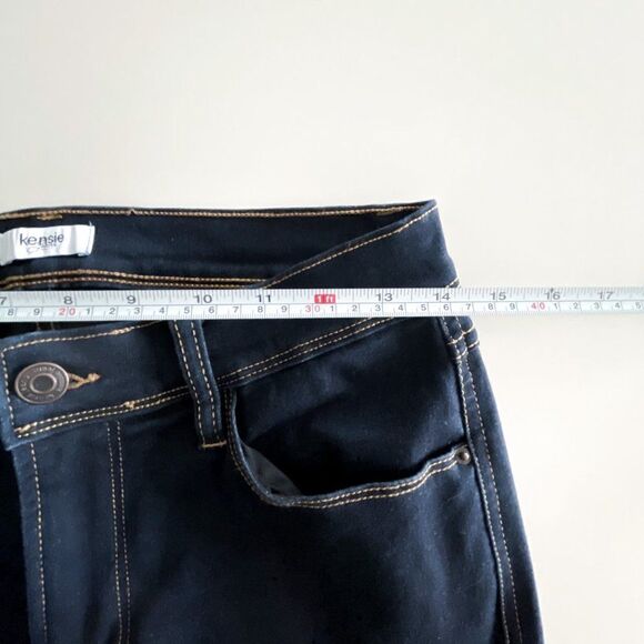 Kensie Jeans // Size 4 (tons of stretch and can fit an 8) // NWOT // Jeggings - Picture 3 of 7